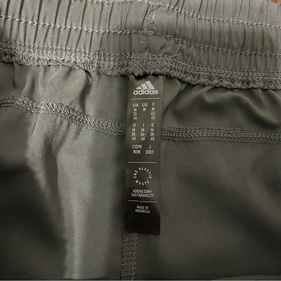 NWT Adidas Aeroready Shorts Women’s Medium Gray Athletic Training - Picture 5 of 9